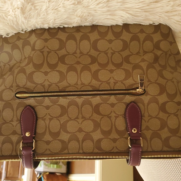 Coach - Picture 3 of 3